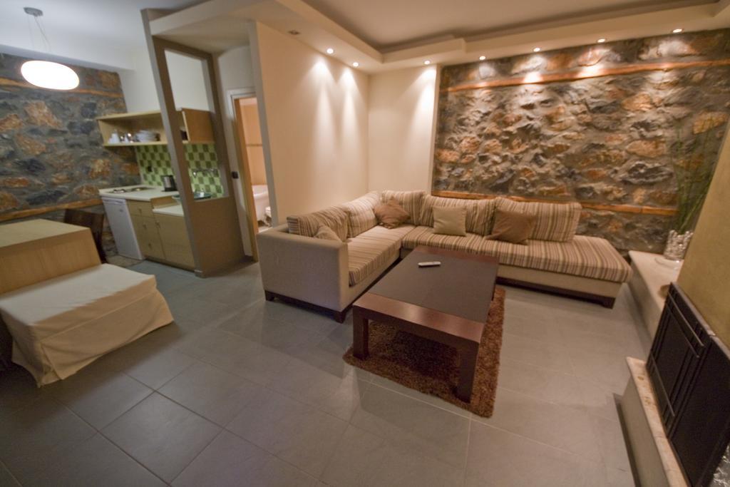 Onar Guesthouse Палайос-Агиос-Атанасиос Экстерьер фото
