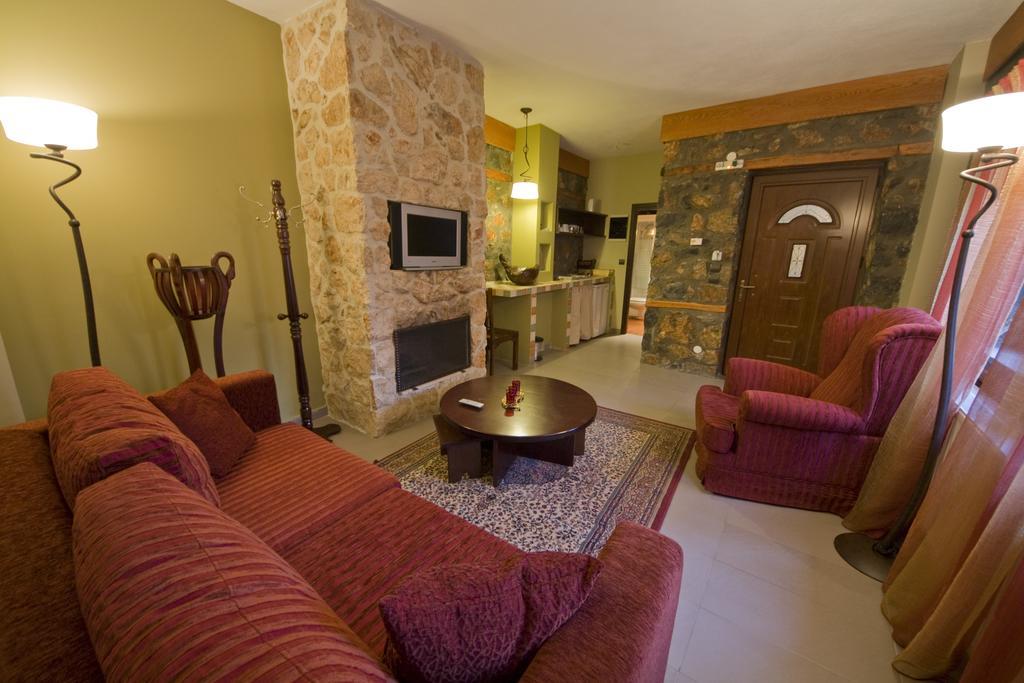 Onar Guesthouse Палайос-Агиос-Атанасиос Экстерьер фото
